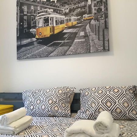 Love Inn Bairro Alto Lisbon Exterior photo
