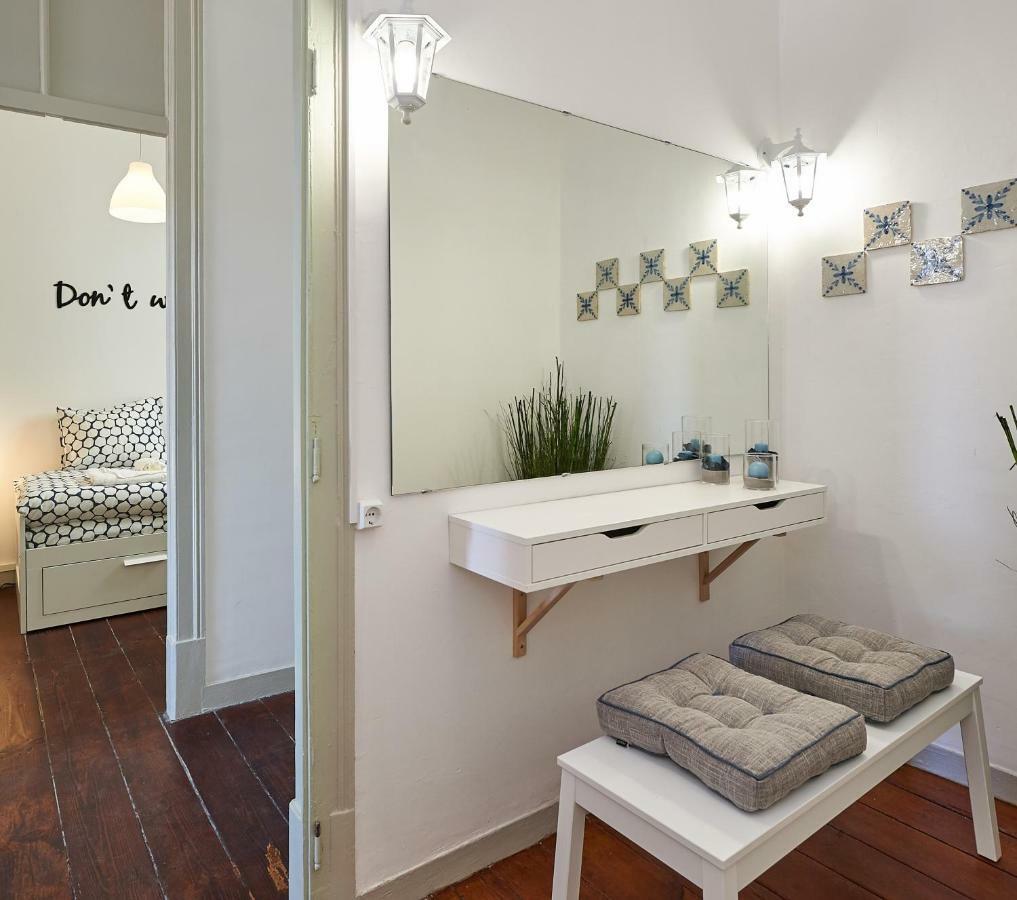 Love Inn Bairro Alto Lisbon Exterior photo
