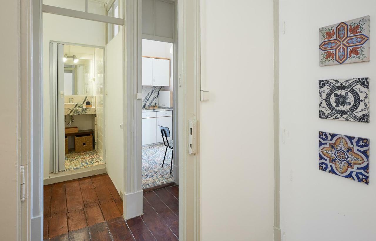 Love Inn Bairro Alto Lisbon Exterior photo