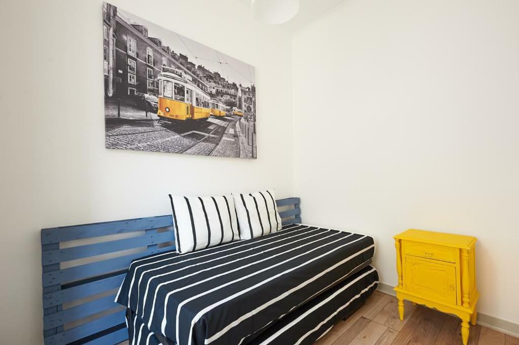 Love Inn Bairro Alto Lisbon Exterior photo
