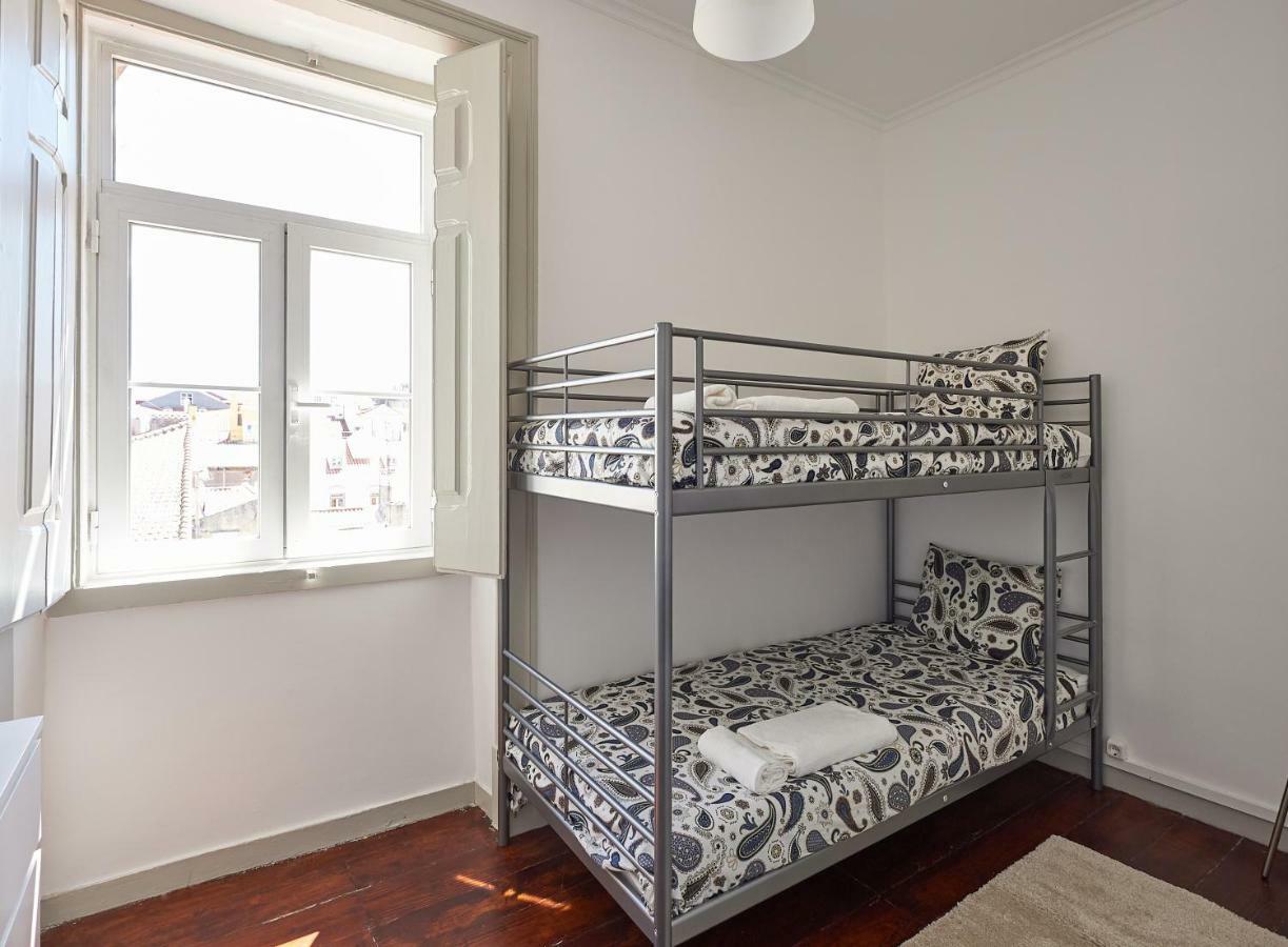 Love Inn Bairro Alto Lisbon Exterior photo