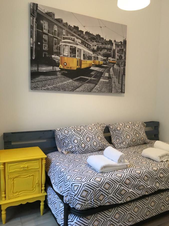 Love Inn Bairro Alto Lisbon Exterior photo