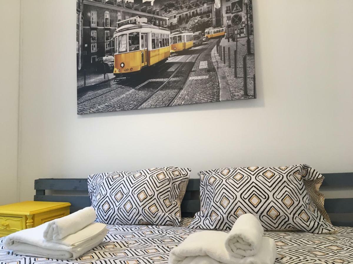 Love Inn Bairro Alto Lisbon Exterior photo