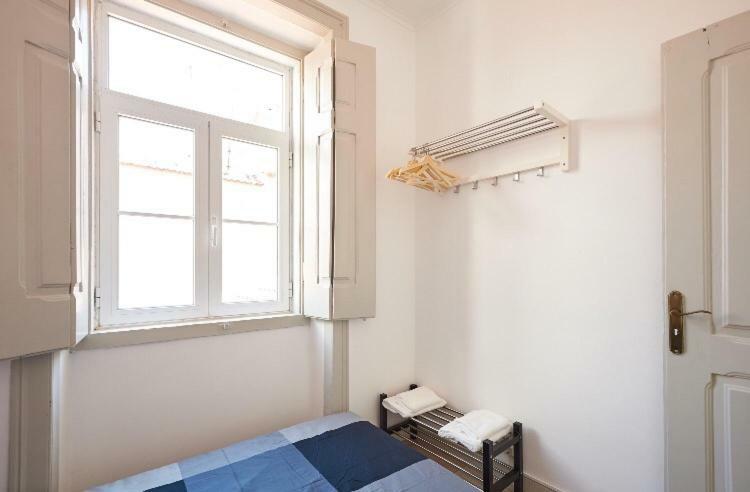 Love Inn Bairro Alto Lisbon Exterior photo